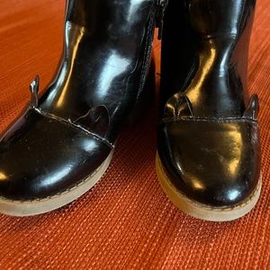 Girls size 9 black patent leather boots with kitty ears Gymboree